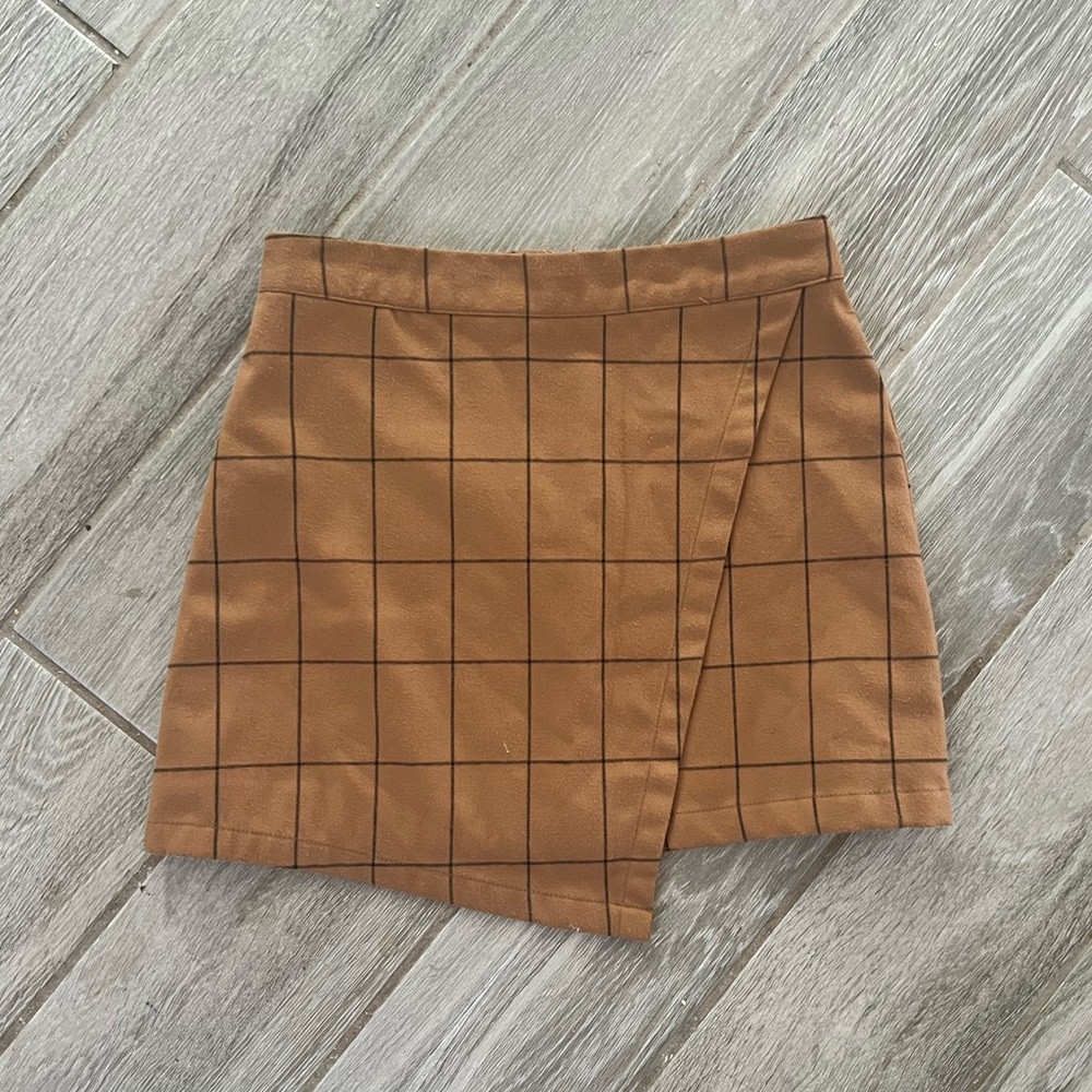 Brown mini skirt
